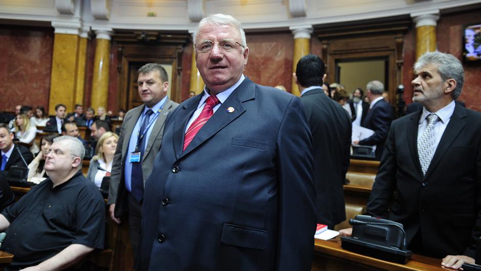 Војислав Шешељ брани Андреја Вучића и Синишу Малог (видео) Војислав Шешељ брани Андреја Вучића и Синишу Малог (видео)