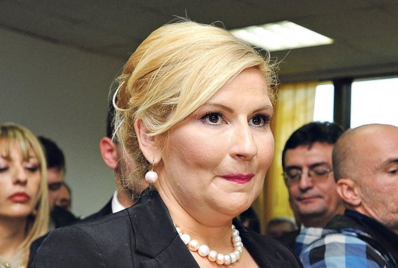 ЗОРАНА МИХАЈЛОВИЋ ЛАЖОВЧИНА: Платом од 150 марака „зарадила“ стан од 350.000 евра! ЗОРАНА МИХАЈЛОВИЋ ЛАЖОВЧИНА: Платом од 150 марака „зарадила“ стан од 350.000 евра!