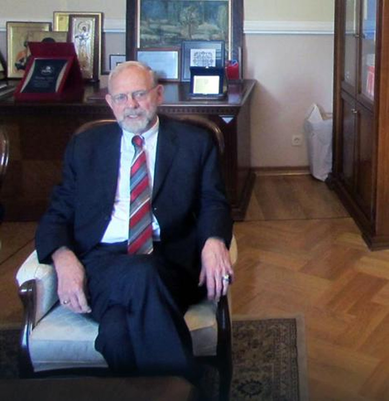 Бивши заменик шефа ЦИА за Балкан Стивен Мајер: Еу је у кризи а премијер Вучић и влада Србије то не схватају или неће да признају Бивши заменик шефа ЦИА за Балкан Стивен Мајер: Еу је у кризи а премијер Вучић и влада Србије то не схватају или неће да признају