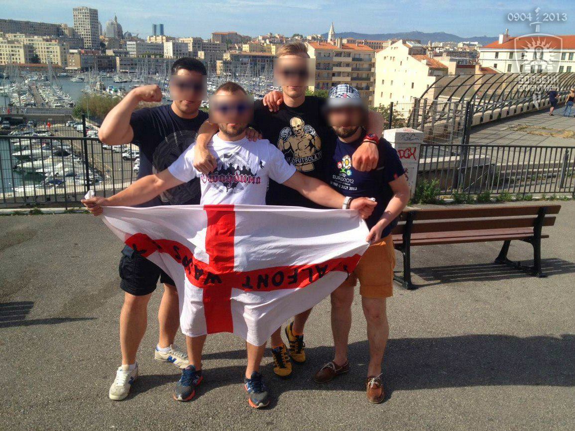 Енглески хулигани гологузи бежали испред Пољака у Ници Енглески хулигани гологузи бежали испред Пољака у Ници