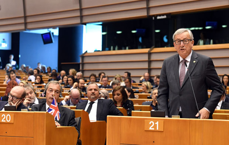 Европски парламент тражи од Британије да одмах активира процес изласка из ЕУ Европски парламент тражи од Британије да одмах активира процес изласка из ЕУ