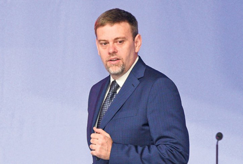 ШЕФ РИК НАМЕСТИО ЖЕНИ ПОСЛОВЕ ОД 3.000 ЕВРА: Најнапреднији напредњак удомио и супругу! ШЕФ РИК НАМЕСТИО ЖЕНИ ПОСЛОВЕ ОД 3.000 ЕВРА: Најнапреднији напредњак удомио и супругу!