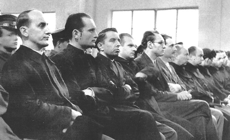 Усташоиди уз Степинца рехабилитовали и усташког пуковника, десну руку Анте Павелића Усташоиди уз Степинца рехабилитовали и усташког пуковника, десну руку Анте Павелића