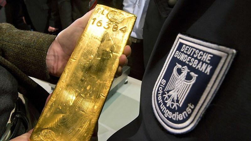 ЕКСПЕРТИ: Немачка дугује Србији 290 милијарди евра ратне одштете! ЕКСПЕРТИ: Немачка дугује Србији 290 милијарди евра ратне одштете!