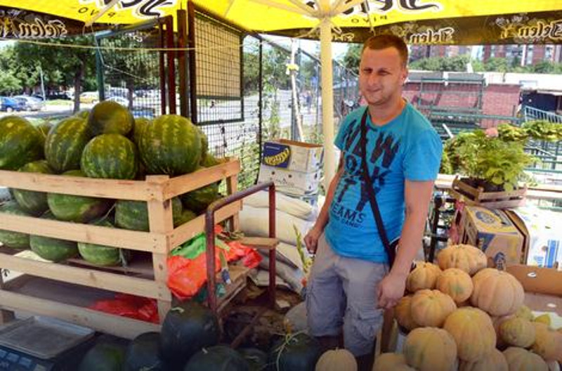 СВЕДОЦИ ТРАГЕДИЈЕ: Комунални полицајац га је гледао како умире и викао "Ма, фолира се"! СВЕДОЦИ ТРАГЕДИЈЕ: Комунални полицајац га је гледао како умире и викао "Ма, фолира се"!