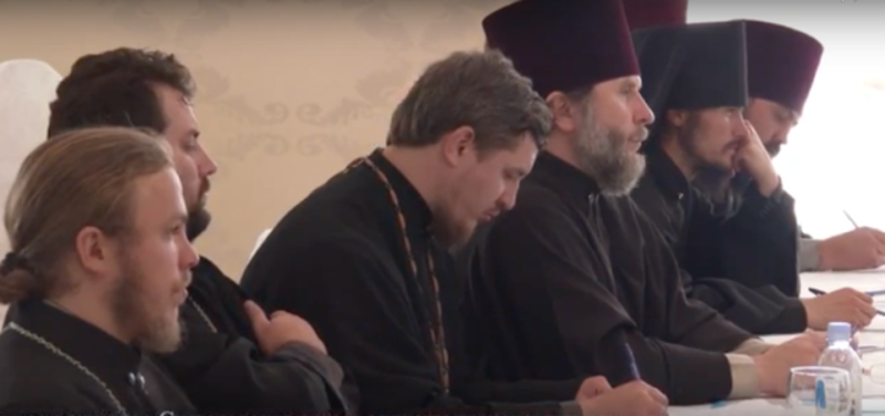 Грчко и молдавско свештенство позива патријарха Кирила да одбаци критски сабор (видео) Грчко и молдавско свештенство позива патријарха Кирила да одбаци критски сабор (видео)