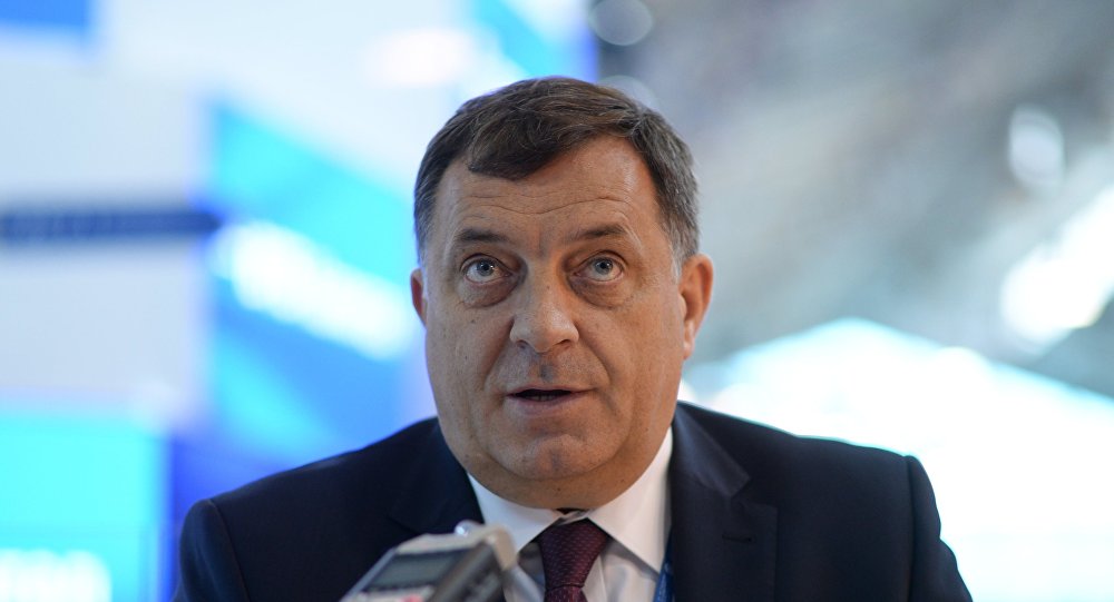 НОВИНАРИ ОТKРИЛИ ПОРИЈЕKЛО ДОДИKА: Деда Милорада Додика, Тома, био Хрват који је одселио најприје у... НОВИНАРИ ОТKРИЛИ ПОРИЈЕKЛО ДОДИKА: Деда Милорада Додика, Тома, био Хрват који је одселио најприје у...