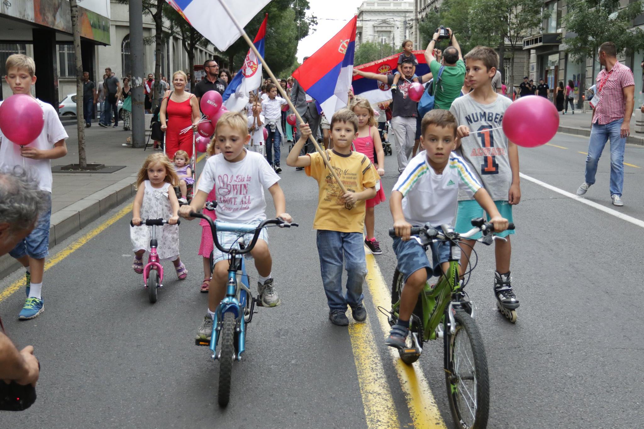 У Србији сваки трећи брачни пар нема деце У Србији сваки трећи брачни пар нема деце