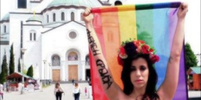 Ове је скотове данас полиција чувала у Београду који су дошли да нам скрнаве град и Храм 1