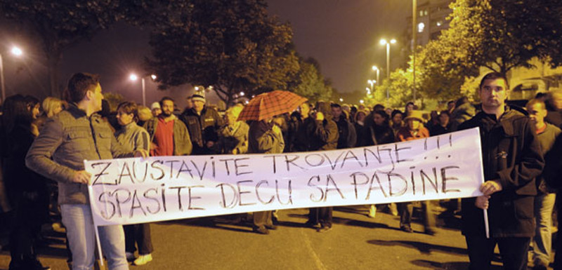 На Чукаричкој падини протест због паљења гума: Дивље" насеље хитно уклонити (видео)