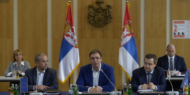 Патолошки лажову, стопа раста нам је најамања у региону, буџетски дефицит највећи, извоз најмањи, увоз највећи, јавни дуг експлодира Патолошки лажову, стопа раста нам је најамања у региону, буџетски дефицит највећи, извоз најмањи, увоз највећи, јавни дуг експлодира