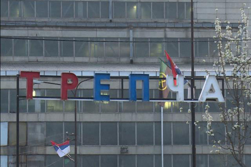 Звечан: Радници “Трепче” блокирали пут Приштина-Рашка Звечан: Радници “Трепче” блокирали пут Приштина-Рашка