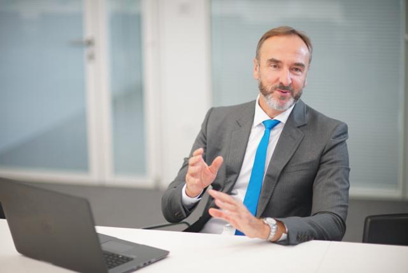“ЕУР био 75, сад је 123 РСД, је ли и то промењена околност” “ЕУР био 75, сад је 123 РСД, је ли и то промењена околност”