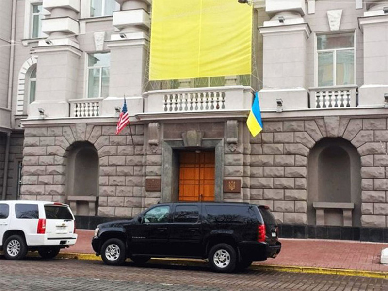 Амерички агенти и обавештајци напустили Украјину, пребачени у Румунију и Чешку Амерички агенти и обавештајци напустили Украјину, пребачени у Румунију и Чешку