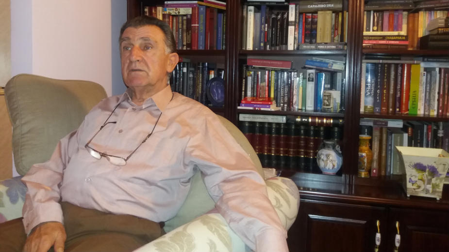 Миле Делић: Ја имам више радног стажа у леђном положају авиона него што Вучић има уопште радног стажа у некој фирми Миле Делић: Ја имам више радног стажа у леђном положају авиона него што Вучић има уопште радног стажа у некој фирми