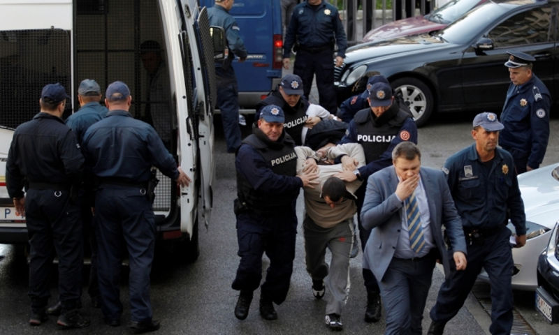 Небојша Медојевић: Чиновници амбасаде Србије притискају невино похапшене да признају лажне оптужбе за учествовање у непостојећем државном удару у Црној Гори Небојша Медојевић: Чиновници амбасаде Србије притискају невино похапшене да признају лажне оптужбе за учествовање у непостојећем државном удару у Црној Гори