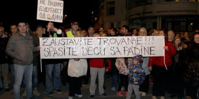 Протест и протестна шетња на Чукаричкој Падини, 26.11.2016. године (видео) 1