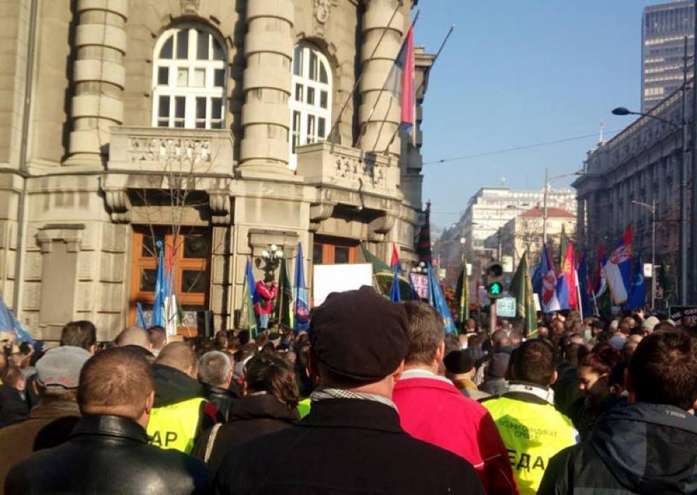 ПРОТЕСТ У БЕОГРАДУ: Војска и полиција закуцала на врата Владе Србије! ПРОТЕСТ У БЕОГРАДУ: Војска и полиција закуцала на врата Владе Србије!