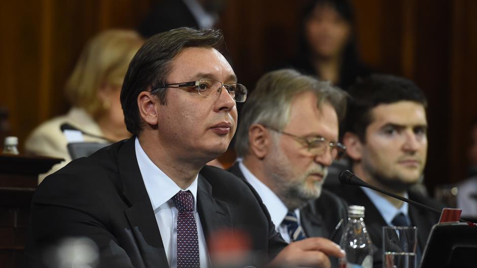 Мајмуни никако да схвате да се суфицит не остварује на овај начин. Продајте финалне производе а не готовину! Мајмуни никако да схвате да се суфицит не остварује на овај начин. Продајте финалне производе а не готовину!