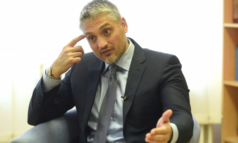 Студент који је украо жито серенда о буџету? Музику слушаш још, слушаш? Студент који је украо жито серенда о буџету? Музику слушаш још, слушаш?