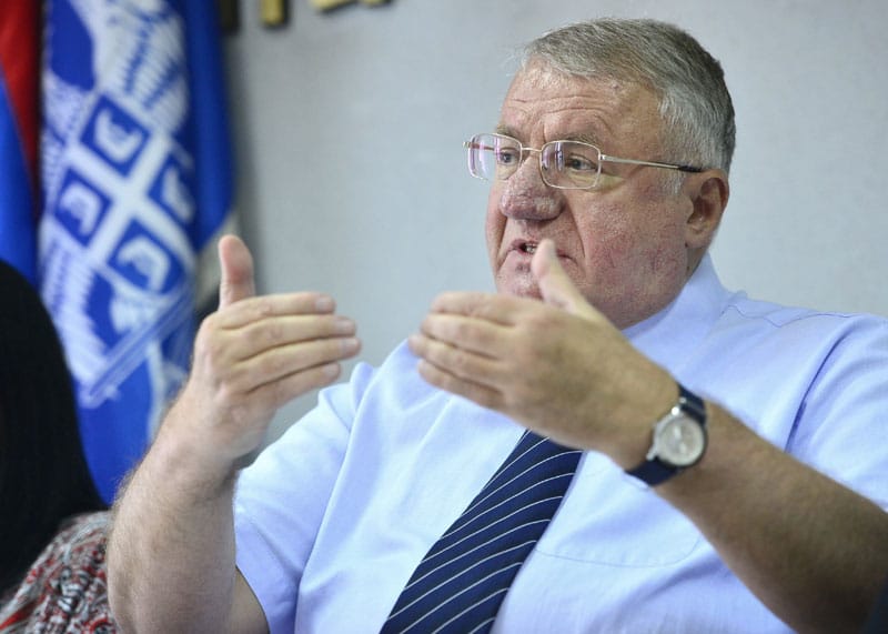 Ма пусти ЦИА војводо, него ко ти је из француске амбасаде долазио у кућу 1999. године за време НАТО агресије? Ма пусти ЦИА војводо, него ко ти је из француске амбасаде долазио у кућу 1999. године за време НАТО агресије?