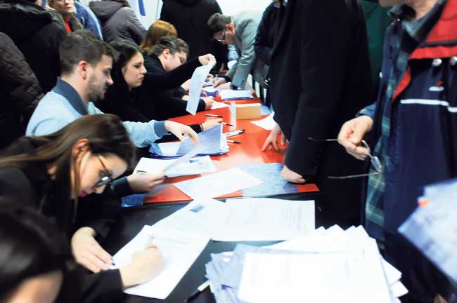 Власт саботира опозицију: Прикупљање потписа биће теже неко икад Власт саботира опозицију: Прикупљање потписа биће теже неко икад