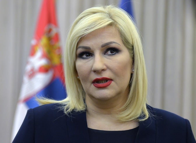 ЗОРАНА МИХАЈЛОВИЋ: Чистила сам рибу и тако зарађивала! ЗОРАНА МИХАЈЛОВИЋ: Чистила сам рибу и тако зарађивала!