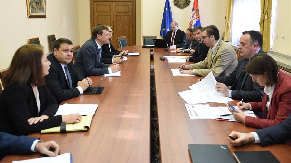 Вучића газде из ММФ-а хвале како педантно уништава српску економију и наставља енормно да задужује земљу Вучића газде из ММФ-а хвале како педантно уништава српску економију и наставља енормно да задужује земљу