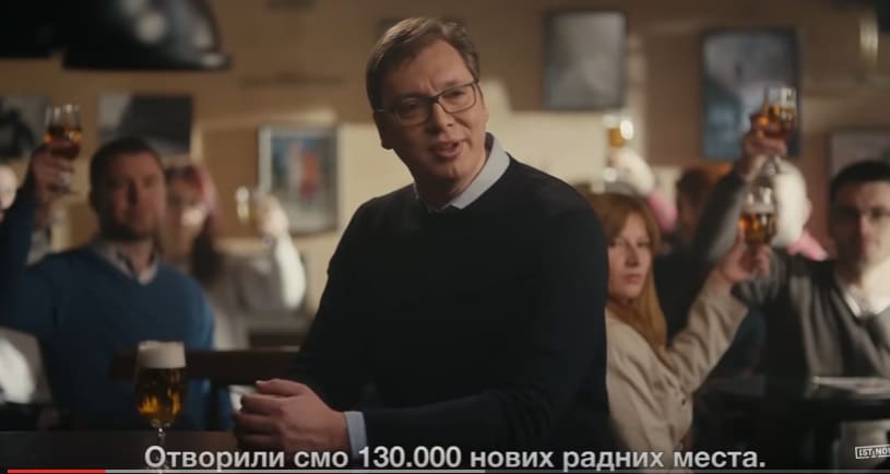 Вучић у споту са пивом у коме глуми конобара изнео низ нетачних податка! (видео) Вучић у споту са пивом у коме глуми конобара изнео низ нетачних податка! (видео)