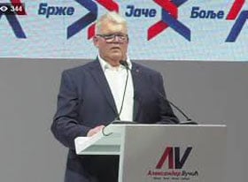 Аустријски власник „Митросa“ коме је из буџета плаћено 6 милиона евра за субвенције, говорио на Вучићевом предизборном скупу Аустријски власник „Митросa“ коме је из буџета плаћено 6 милиона евра за субвенције, говорио на Вучићевом предизборном скупу