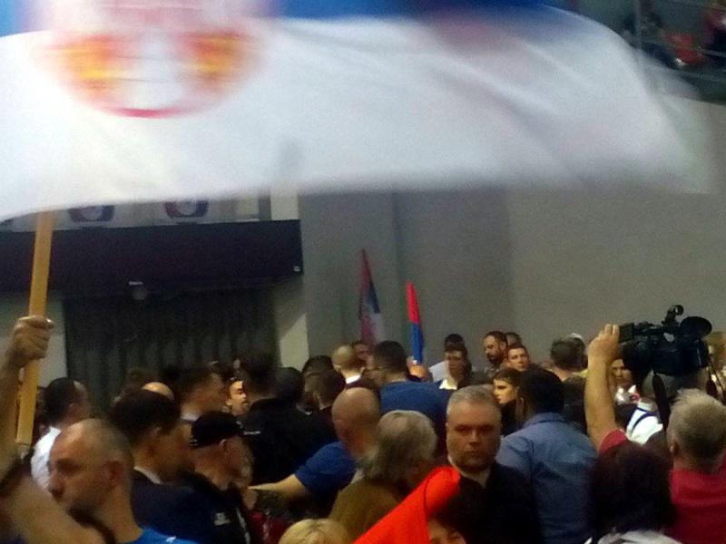 Ниш: Са Вучићевог митинга избачен грађанин који је викао “гладни смо”
