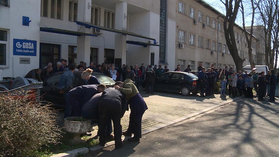 Радници Гоше ступили у генерални штрајк, оптужују државу да им дугује огроман новац! Радници Гоше ступили у генерални штрајк, оптужују државу да им дугује огроман новац!