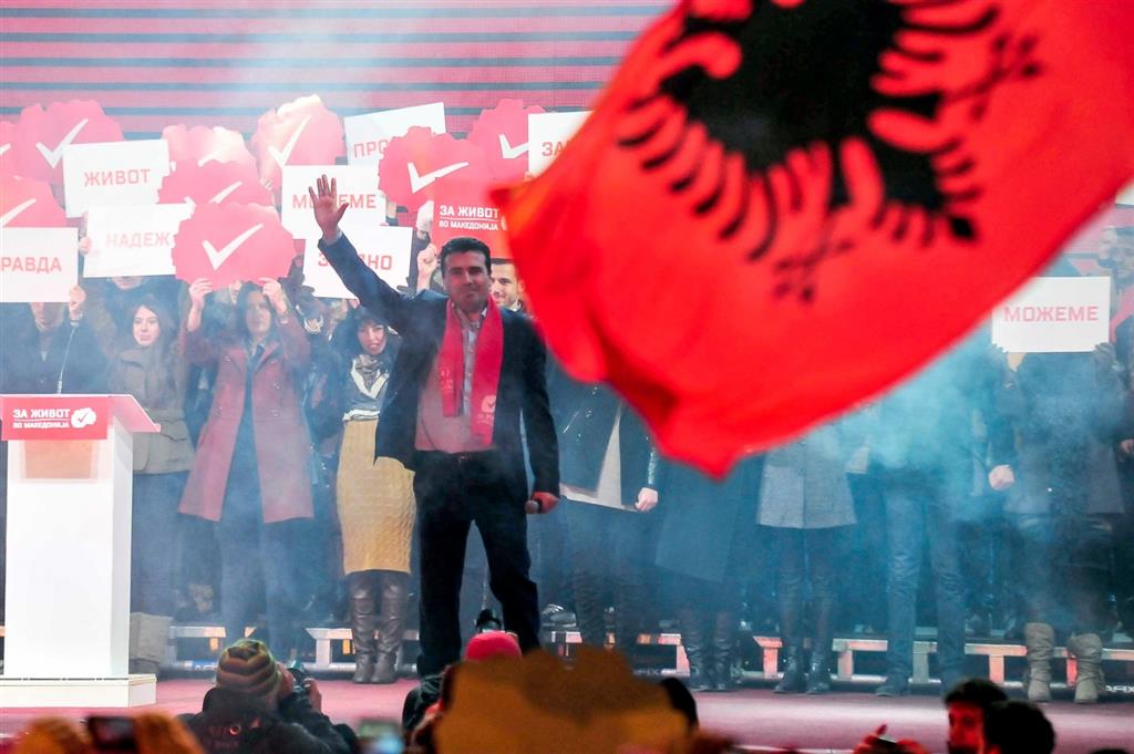 СКАНДАЛ! НАТО се директно меша у унутарашња политичка питања Македоније и то на страни шиптара СКАНДАЛ! НАТО се директно меша у унутарашња политичка питања Македоније и то на страни шиптара