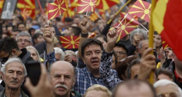 Маршеви против Тиранске платформе дуж целе Македоније (видео) Маршеви против Тиранске платформе дуж целе Македоније (видео)