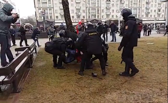 Белорусија: Пелцовање "обојене револуције" (видео) Белорусија: Пелцовање "обојене револуције" (видео)