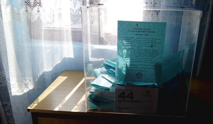 УЖИВО: Гласало преко 40 одсто грађана, куповина гласова у Новом Саду, Темерину и Беочину