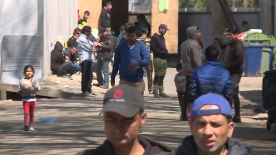 Грађани Шида не одустају од захтева за измештање миграната Грађани Шида не одустају од захтева за измештање миграната