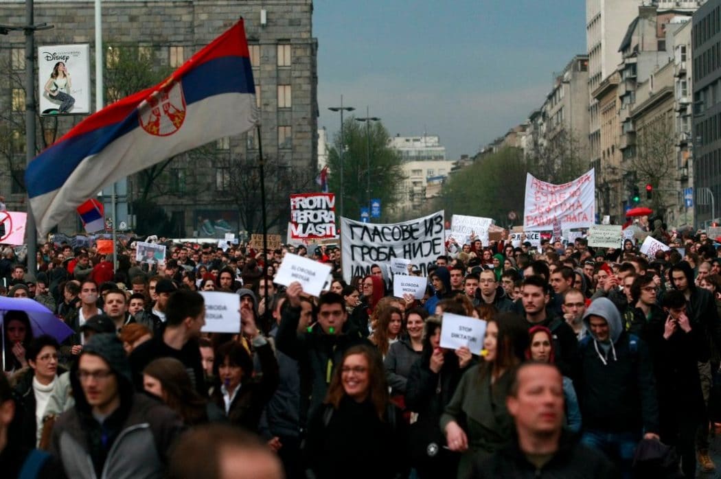 Протести широм Србије после избора: Младост се дигла на устанак Протести широм Србије после избора: Младост се дигла на устанак