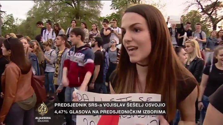 У 27 секунди објаснила зашто и како је на протестима (видео) У 27 секунди објаснила зашто и како је на протестима (видео)