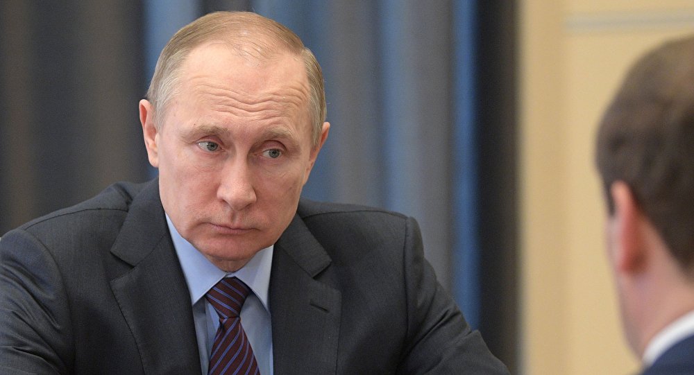 Путин: Кредитне организације превазишле бабу - зеленашицу Достојевског Путин: Кредитне организације превазишле бабу - зеленашицу Достојевског