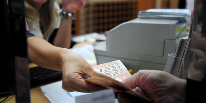 Ко плаћа сам допринос за пензију, нек одвоји више Ко плаћа сам допринос за пензију, нек одвоји више