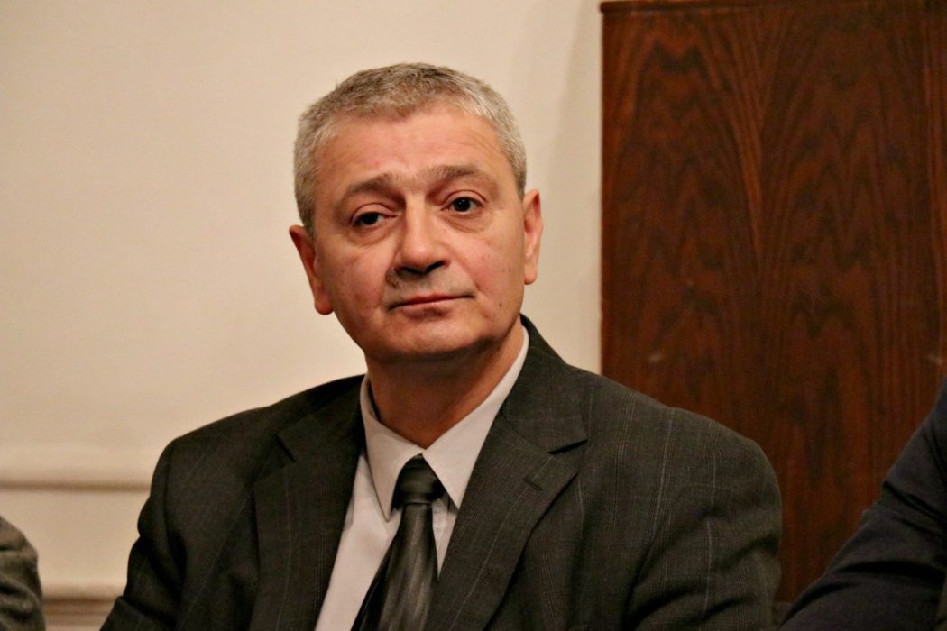 Радован Калабић '' ОД ЗАПАДА НИШТА НОВО '' (видео) Радован Калабић '' ОД ЗАПАДА НИШТА НОВО '' (видео)