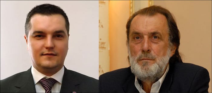 Жико, намичи свилен гајтан том кретену да га не гледамо и не слушамо више! Жико, намичи свилен гајтан том кретену да га не гледамо и не слушамо више!