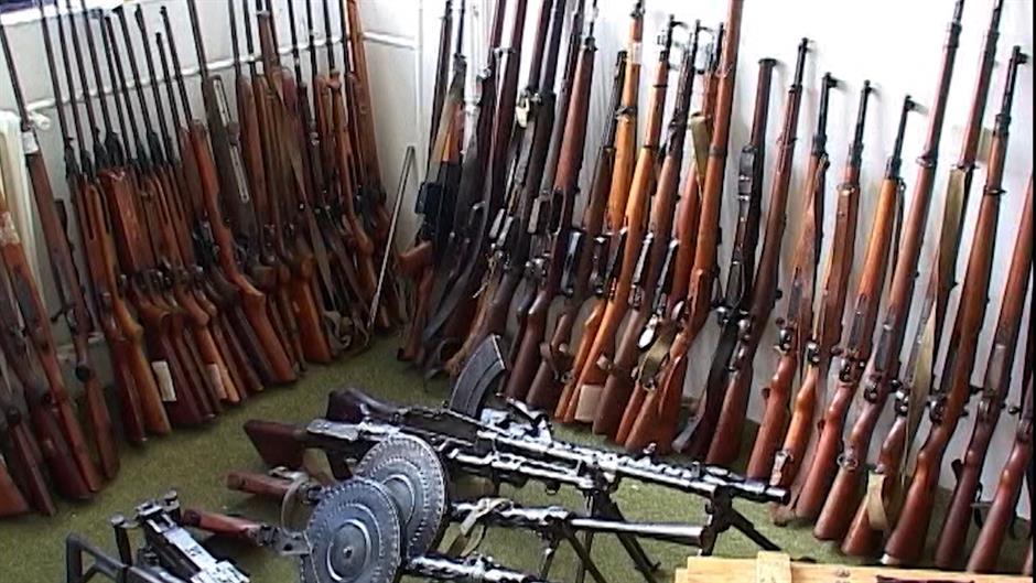 ВБА запленила огроман арсенал оружја и муниције који је кренуо ка Македонији ВБА запленила огроман арсенал оружја и муниције који је кренуо ка Македонији