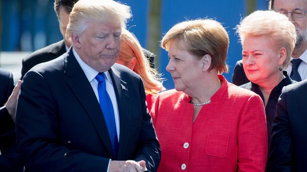 Трамп критиковао Немачку због суфицита и неплаћања НАТО Трамп критиковао Немачку због суфицита и неплаћања НАТО