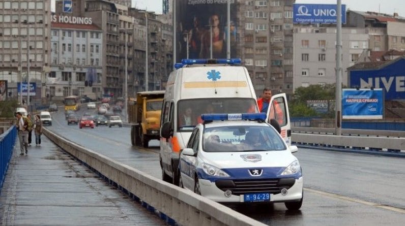 ТУГА! Девојка се бацила са БРАНКОВОГ МОСТА због сиромаштва! ТУГА! Девојка се бацила са БРАНКОВОГ МОСТА због сиромаштва!
