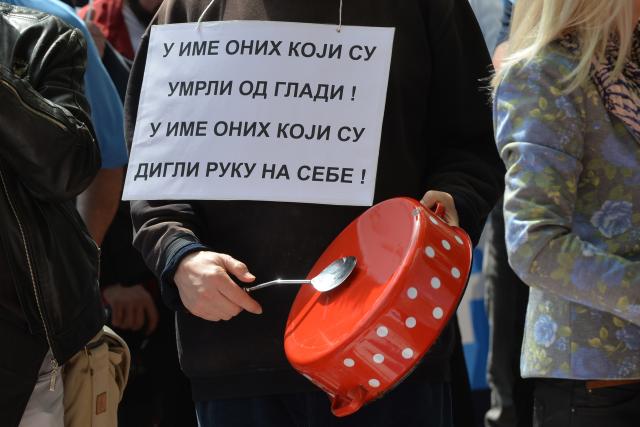 Радници траже да се испуне минимални услови за рад (видео) Радници траже да се испуне минимални услови за рад (видео)
