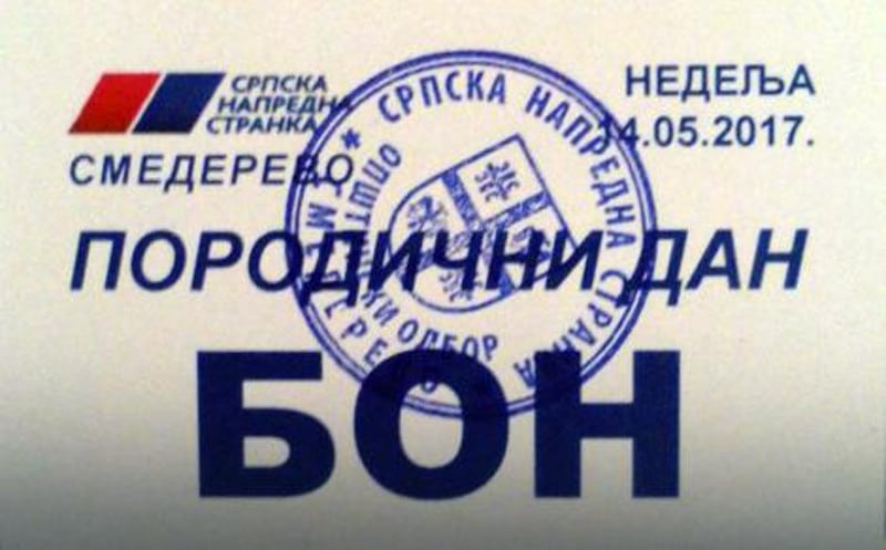ПОРОДИЧНИ ДАН" СМЕДЕРЕВСКИХ НАПРЕДЊКА Тајно окупљање у тврђави, учесници добили бонове ЗА СЕНДВИЧЕ ПОРОДИЧНИ ДАН" СМЕДЕРЕВСКИХ НАПРЕДЊКА Тајно окупљање у тврђави, учесници добили бонове ЗА СЕНДВИЧЕ