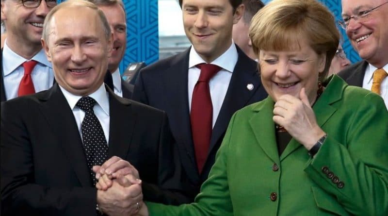 Меркелова и Путин одбили Вучићев позив да присуствују његовој председничкој инаугурацију Меркелова и Путин одбили Вучићев позив да присуствују његовој председничкој инаугурацију