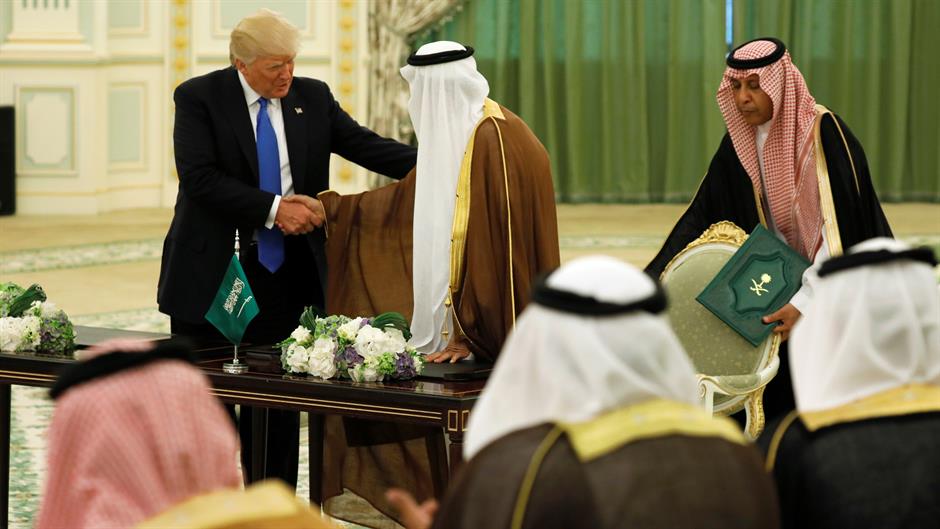 Трамп и саудијски краљ потписали споразуме вредне 460 милијарди $ Трамп и саудијски краљ потписали споразуме вредне 460 милијарди $